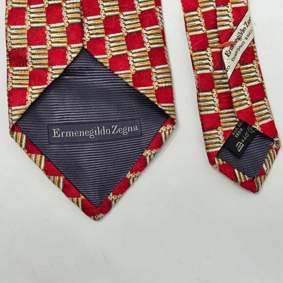 ERMENEGILDO ZEGNA EXCLUSIVE DESIGN SILK TIE RED GOLD GEOMETRIC SATIN 4" X 58" - Picture 3 of 3